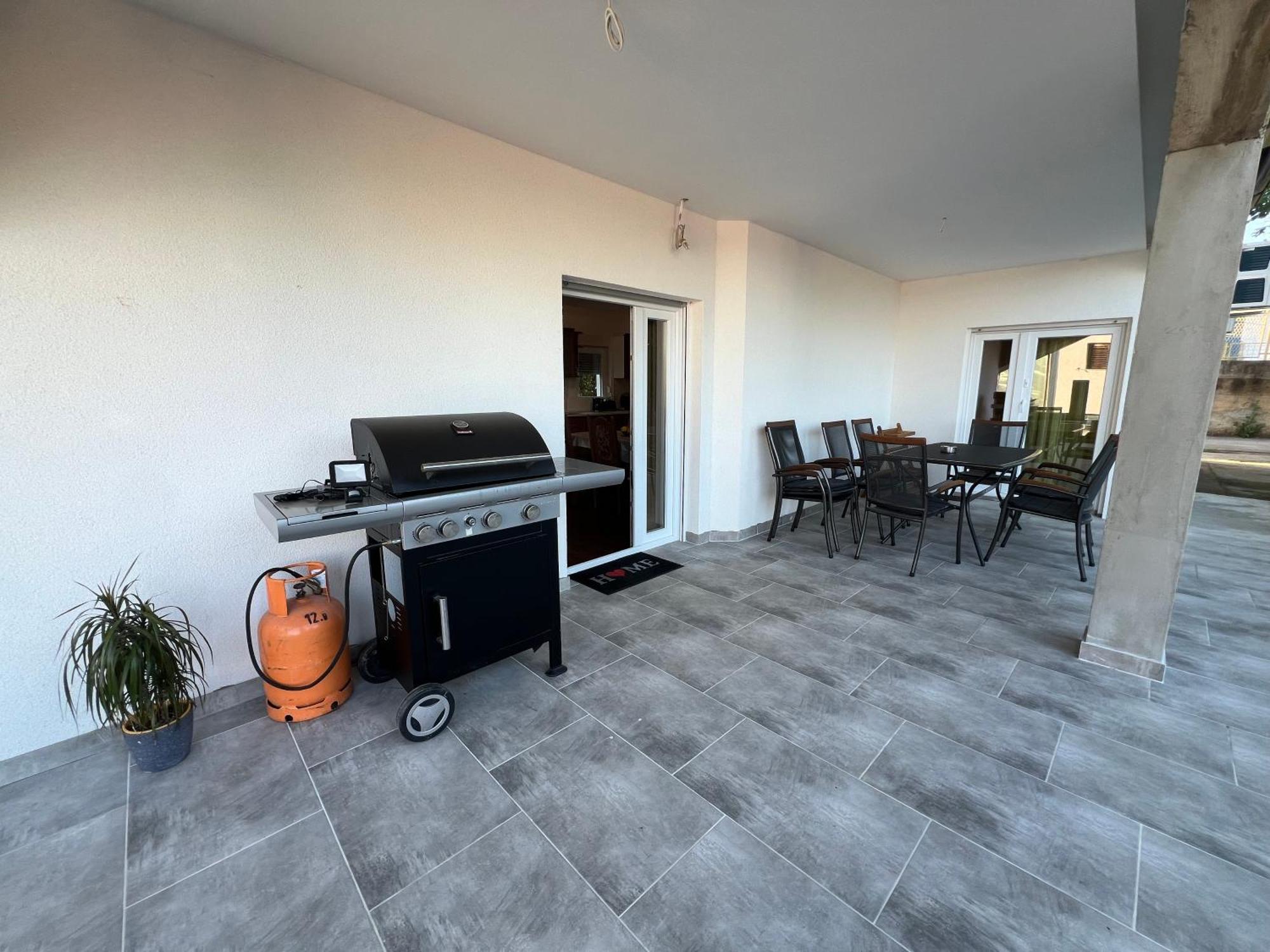 Apartment Lucija "Pet Friendly" Цриквеница Экстерьер фото